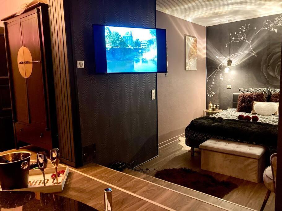 Suite Kassiopee, Romantisme, Balneo, Sauna Quimperle Bagian luar foto